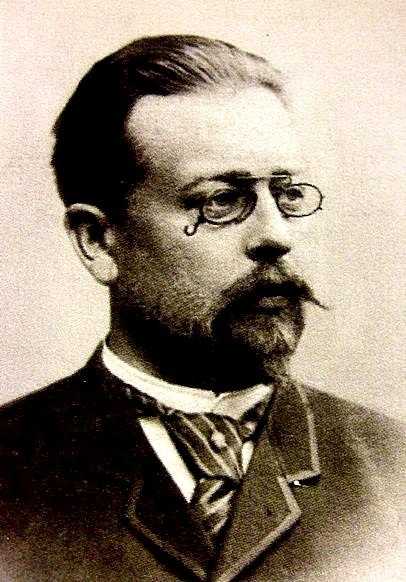 Ко́нни (Конрад Виктор) Циллиа́кус* (фин. Konni Zilliacus, 18 декабря 1855 — 19 июня 1924, Хельсинки) — финский авантюрист, писатель, революционер и политик. Уже в 
первую неделю войны германский посланник в Стокгольме Ф. фон Рай-
хенау получил из Берлина телеграмму с предписанием поддерживать лю-
бые начинания, направленные на возникновение восстания в Финляндии. 
6 августа 1914 г. Ф. фон Райхенау встретился с проживавшим в шведской 
столице известным деятелем финляндской эмиграции К. Циллиакусом. 
В ходе беседы было принято решение силами финских эмигрантов орга-
низовать прогерманскую пропаганду в Швеции и наладить разведыва-
тельную работу в Финляндии. 