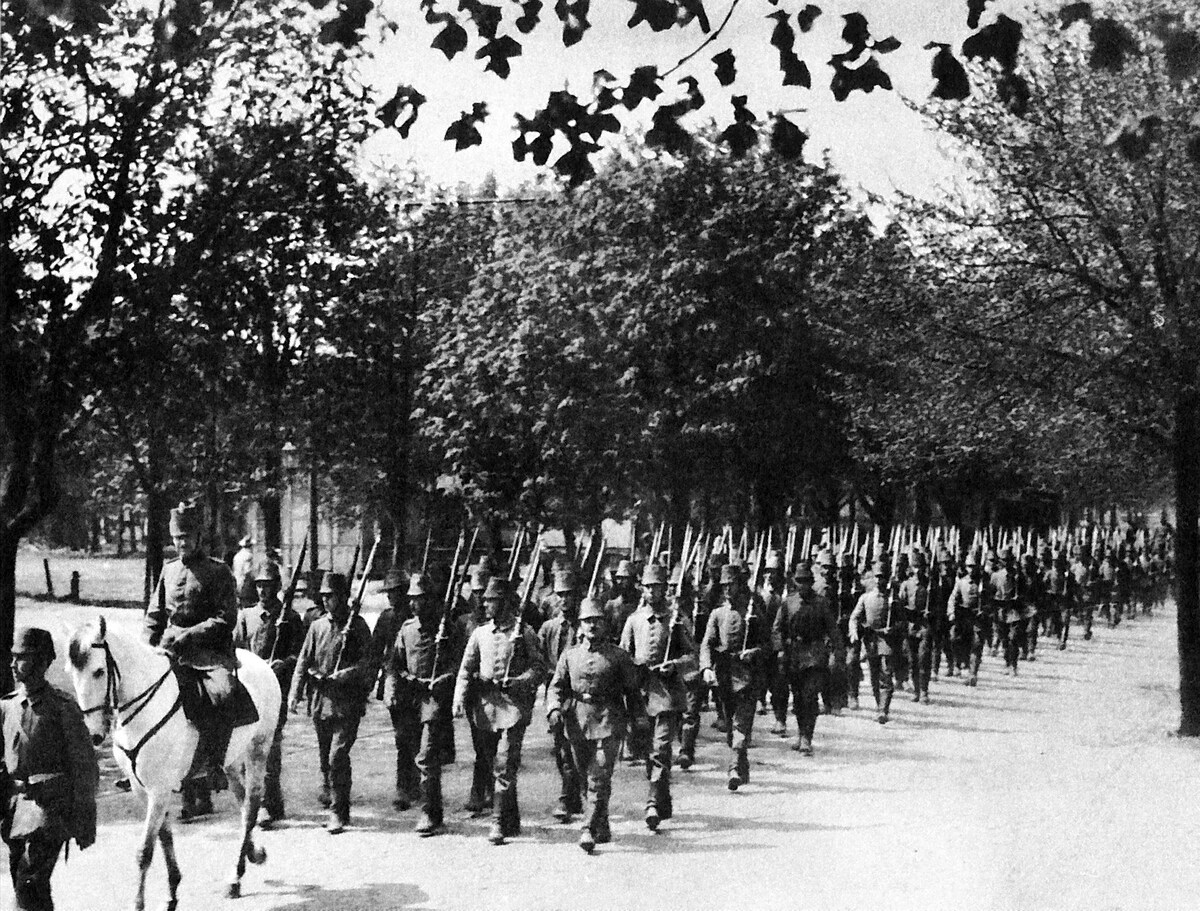 27-й Королевский Прусский егерский батальон на параде в оккупированной Либаве летом 1917 года. 27 Королевский Прусский егерский батальон (нем. Königlich-Preußischen Jäger-Bataillons Nr. 27, фин. Kuninkaallinen preussilainen Jääkäripataljoona 27) — боевое подразделение кайзеровской армии Германии в годы Первой мировой войны, состоящее из уроженцев Великого княжества Финляндского.