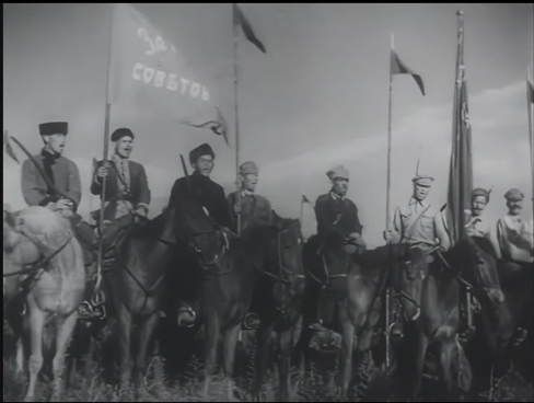 Отряд красных партизан. Кадр из фильма Котовский (1942) о легендарном герое гражданской войны Григории Ивановиче Котовском (1881-1925)