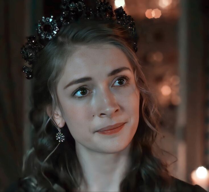 Дефне Султан.