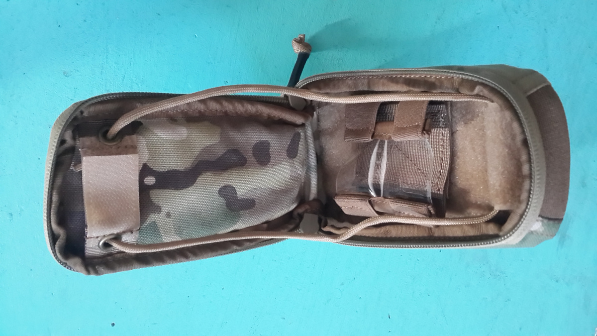 Подсумок в открытом состоянии