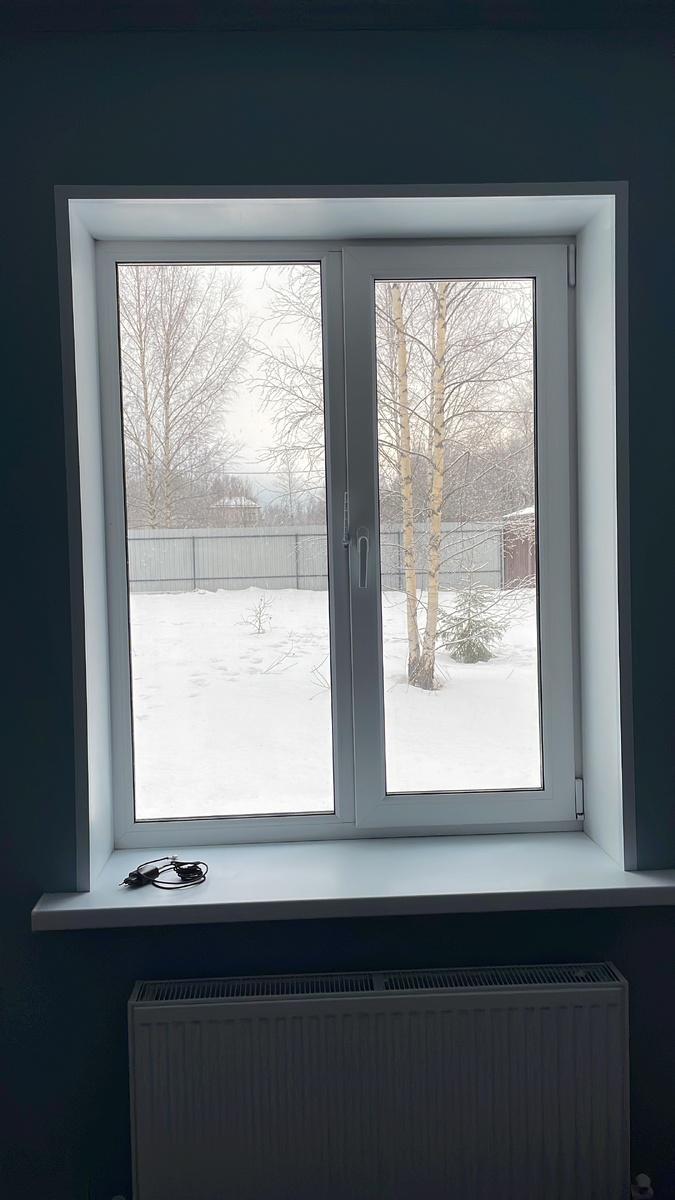 Вид из окна на двор