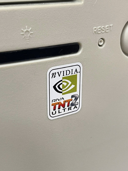 Наклейка RIVA TNT2 Ultra на системном блоке.