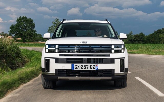 Hyundai Santa Fe (Фото: Hyundai)