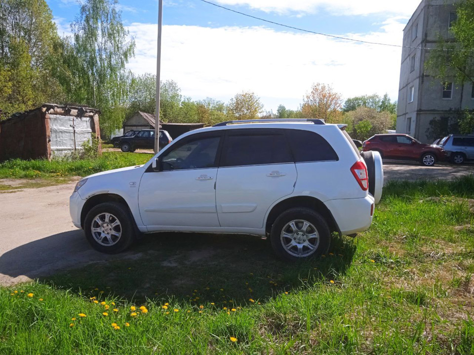 С новыми тормозными дисками и колодками в круг)