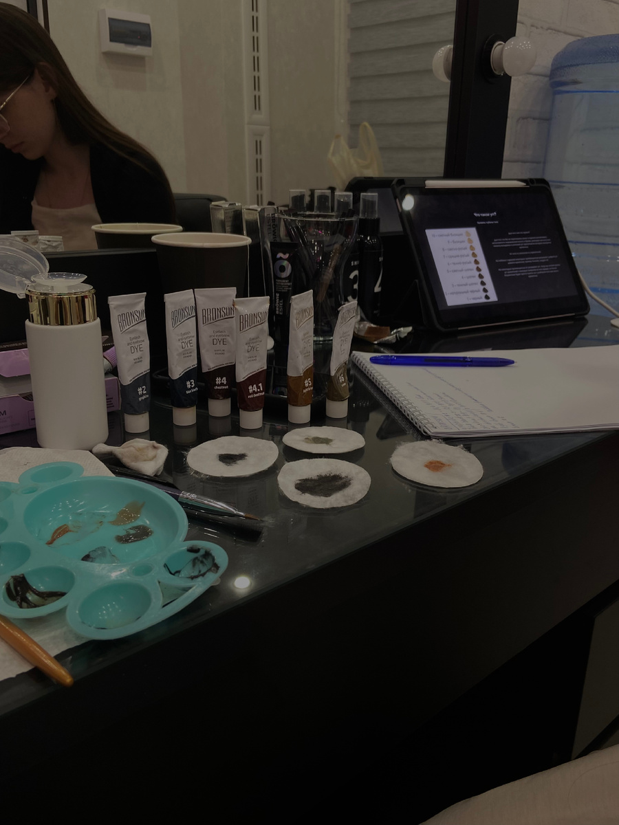 Разбирали тему по колористике с моей ученицей🤪