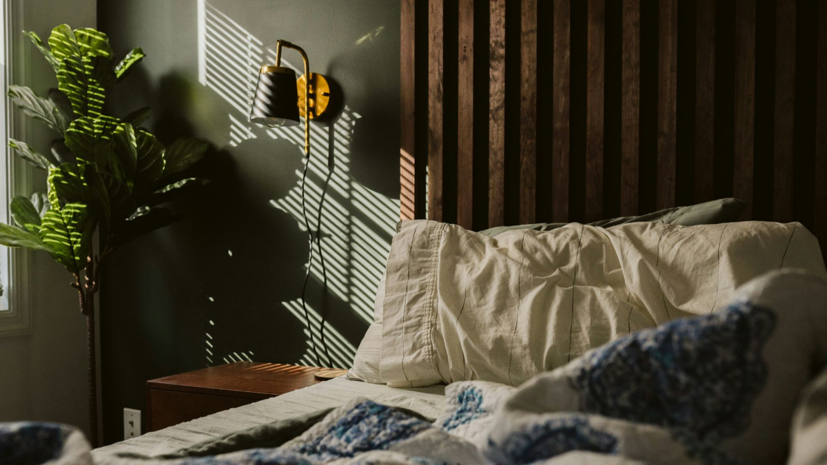 Как часто следует стирать постельное белье