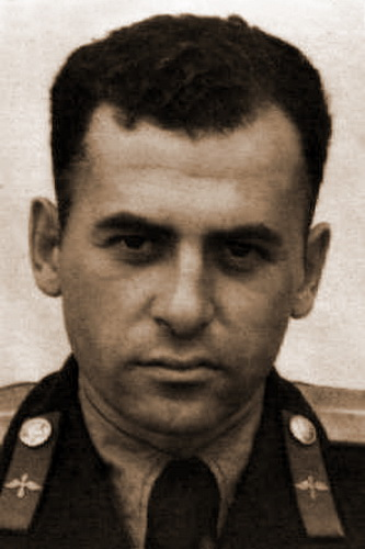 Маркуша Анатолий Маркович - советский писатель, лётчик-истребитель, участник Великой Отечественной войны. Капитан (1954).