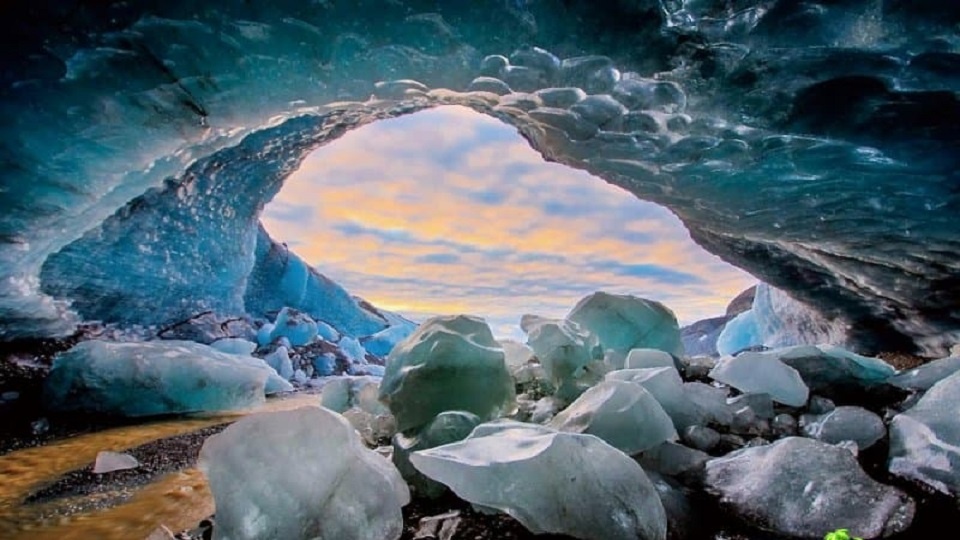 Такие разные и сказочно красивые ледяные пещеры