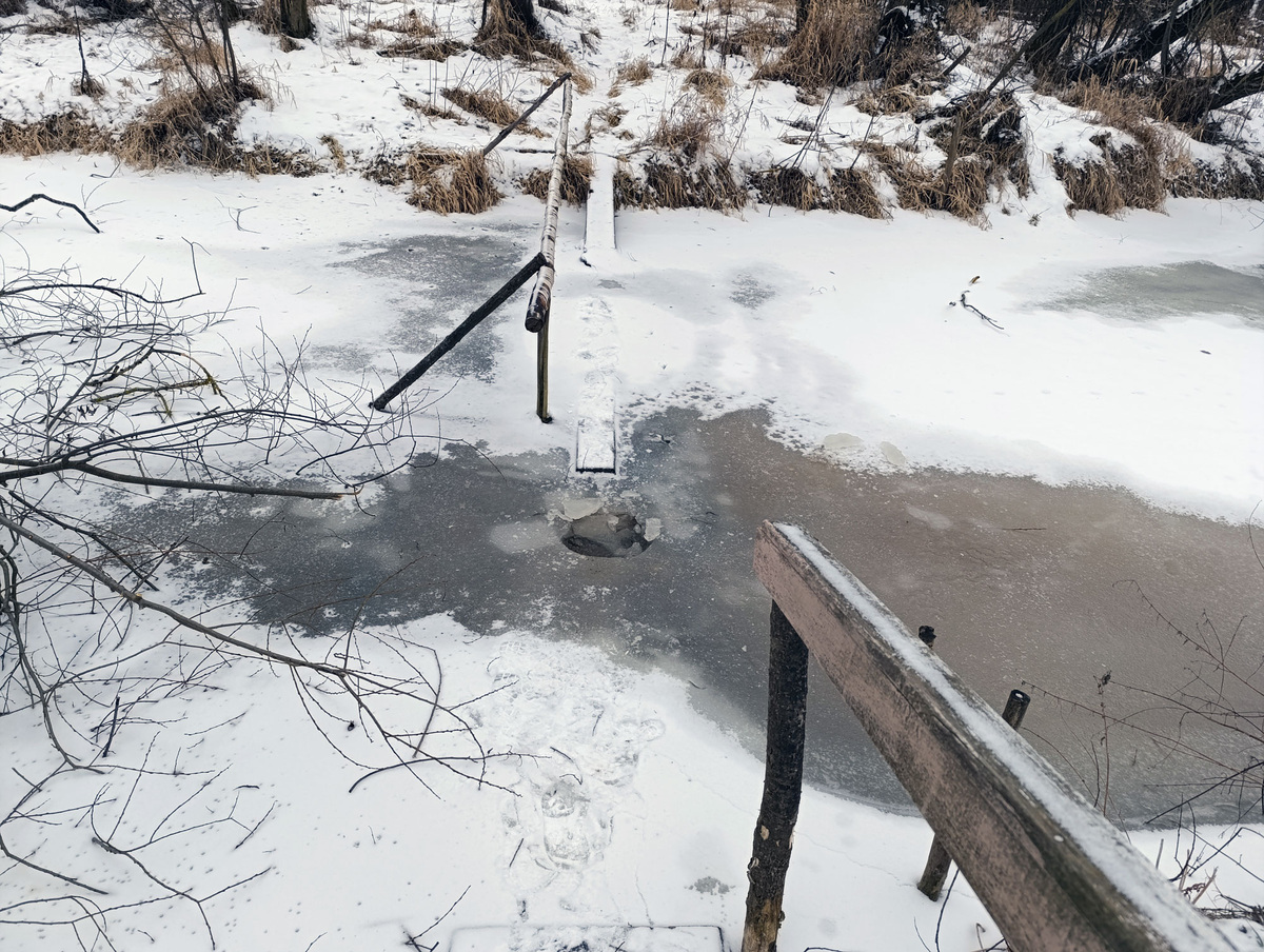МОстик под водой