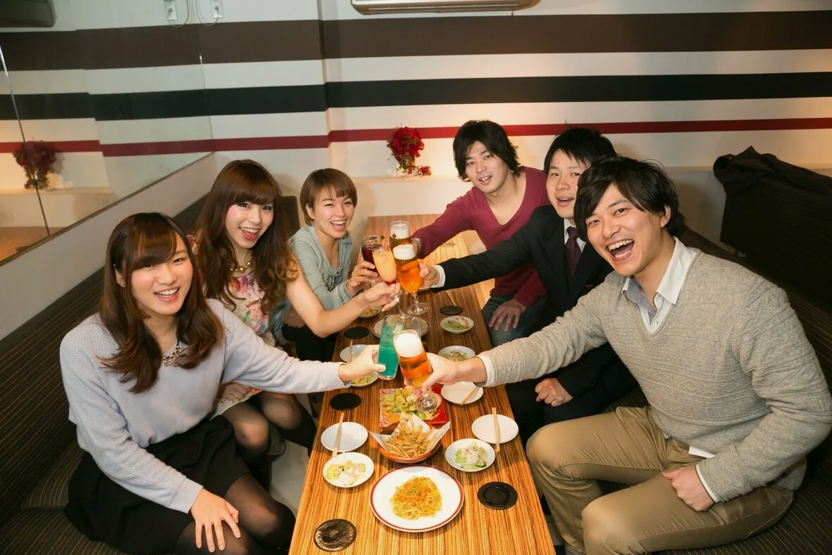 Кстати, культура групповых свиданий мне нравится, когда не один на один