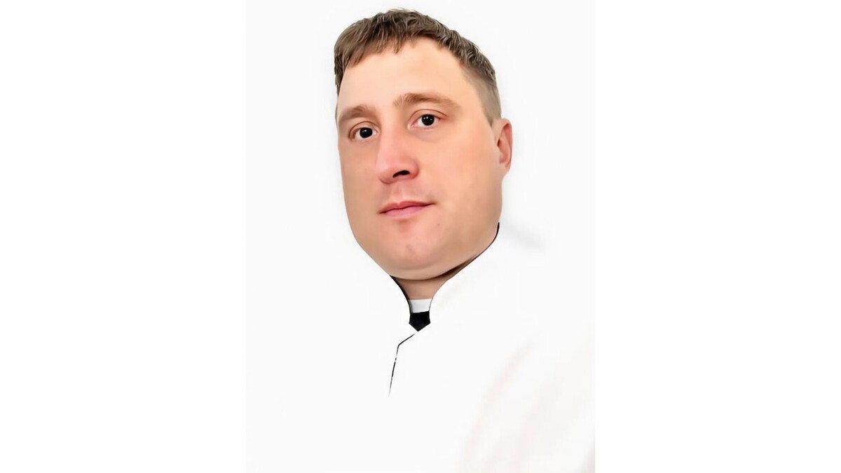 Балыбердин Илья Валерьевич, Врач — травматолог-ортопед, высшая категория
