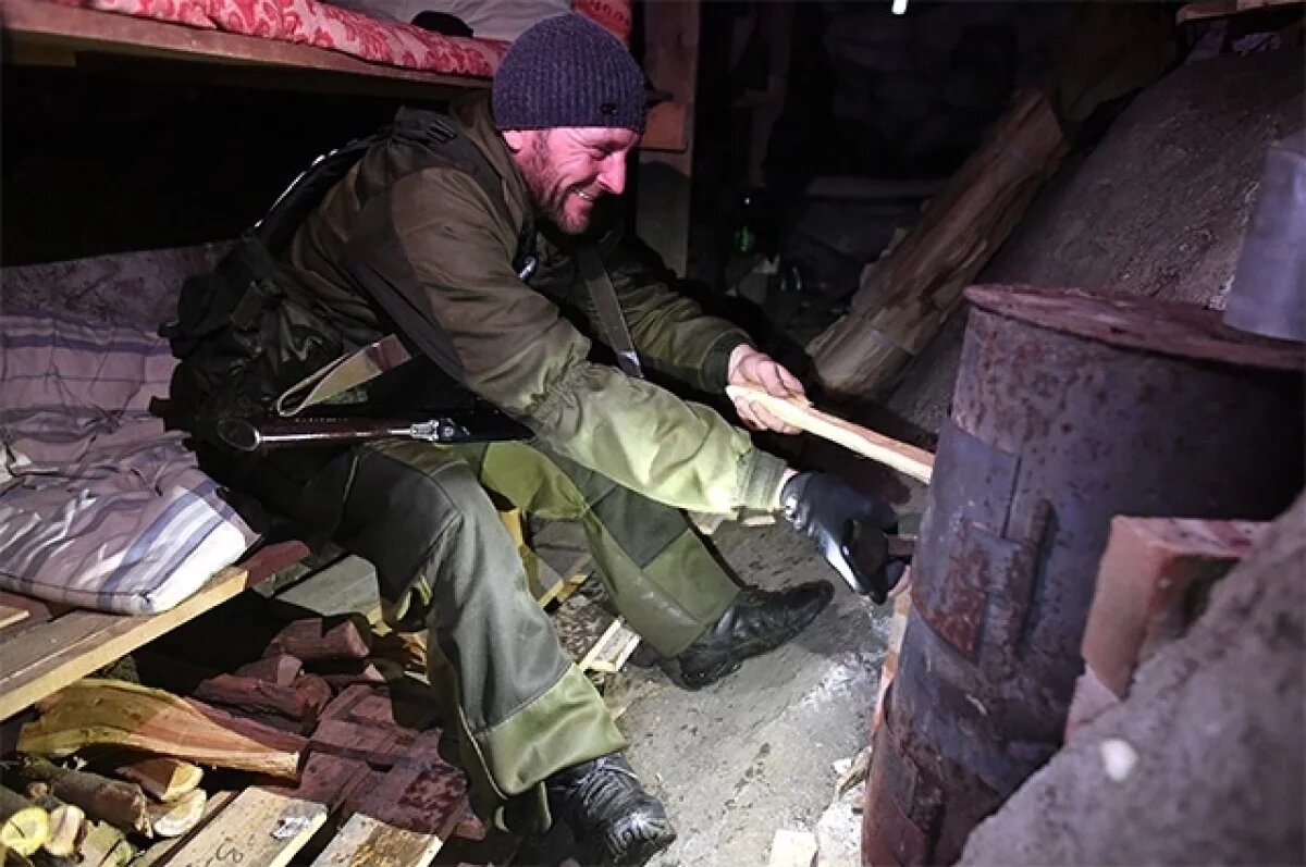    Обогревают буржуйки и блиндажи военнослужащих в зоне СВО.