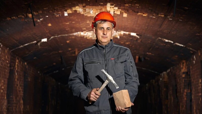     Сергей Колесников, каменщик-огнеупорщик «Сибэнергомаш — БКЗ». sibem-bkz.com