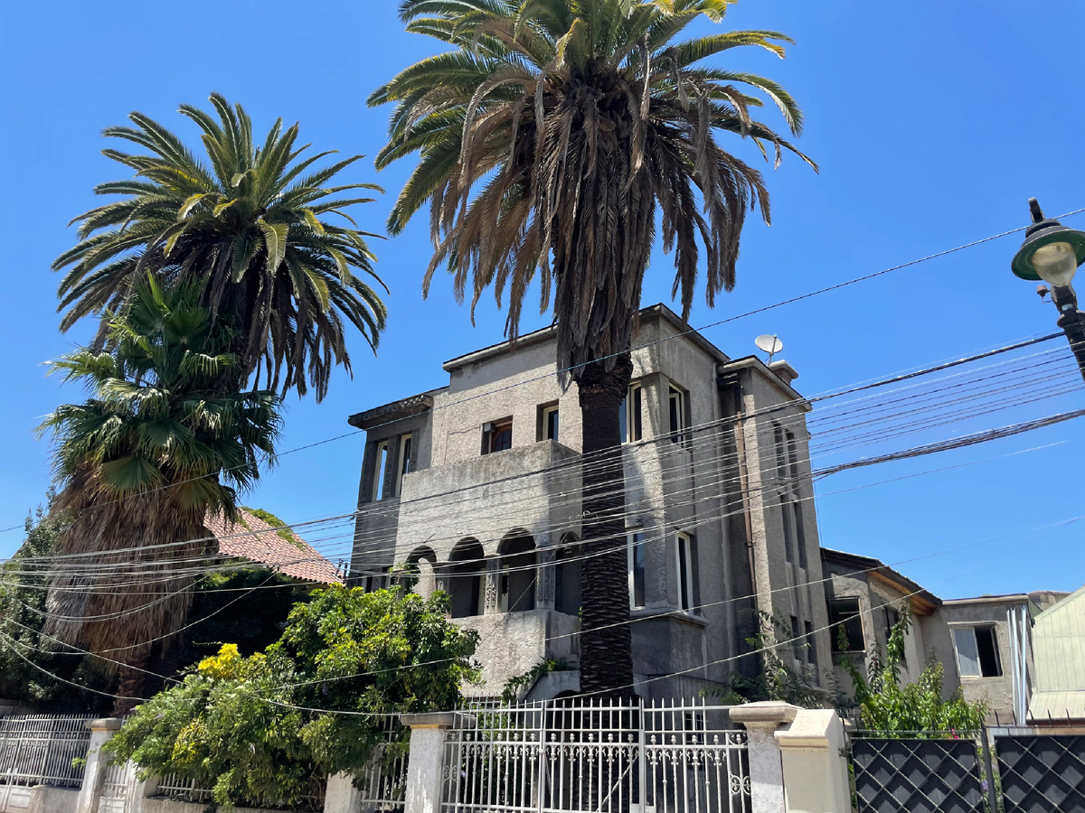 Один из домиков на нашей улице в Сантьяго