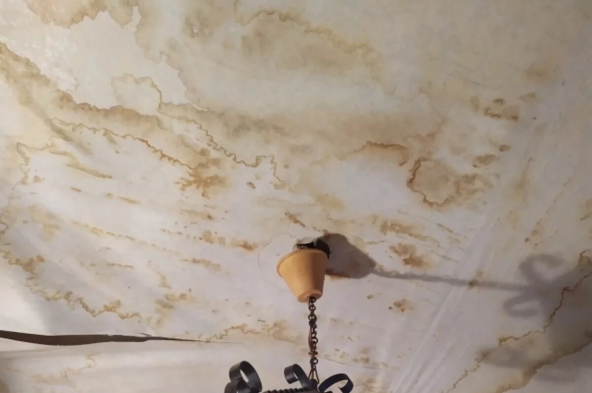    Оренбурженка судится с УК из-за затопленной канализацией квартиры