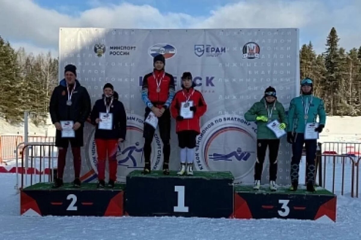    Тульские спортсмены по лыжным гонкам и биатлону слепых завоевали серебро