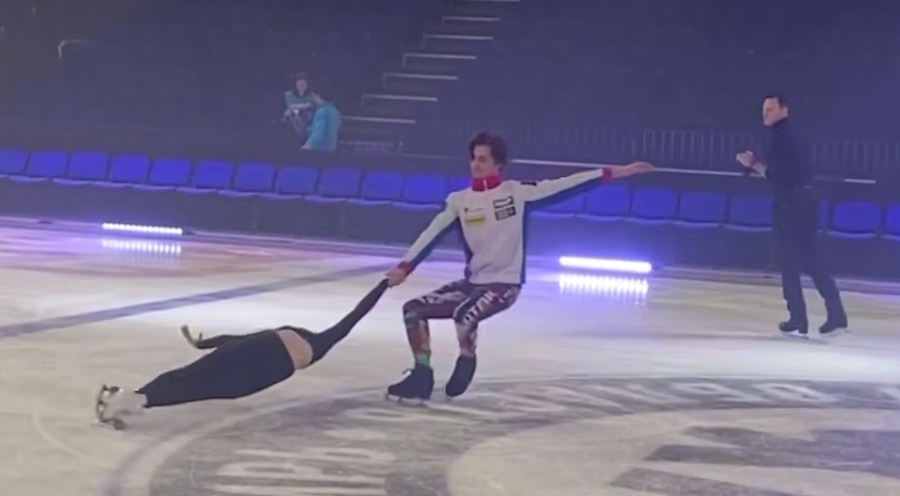     Александра Прокопец / Александр Васькович . «Танцевальный тодес». Скриншот с видео. Фотография взята из открытых источников.