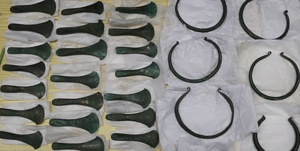 Стандартизированные топоры и кольца (иллюстрации из открытых источников интернета)