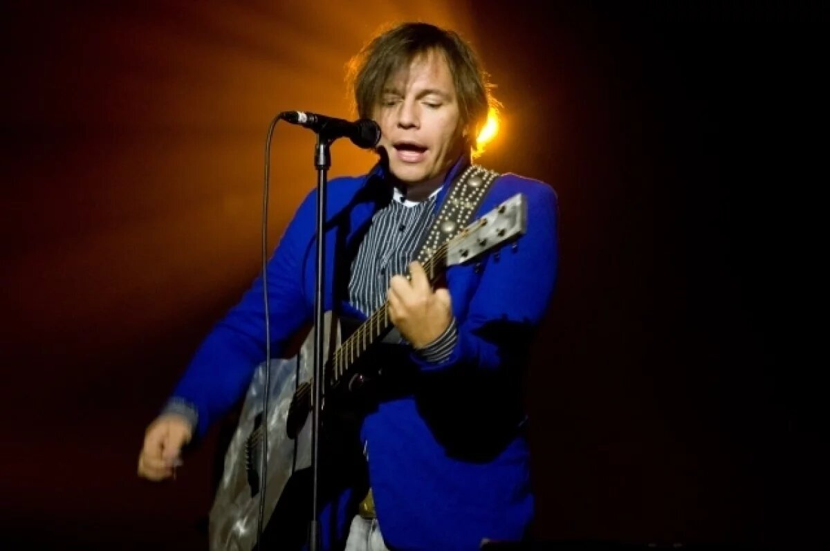    Никаких оснований для лишения звания у артиста нет