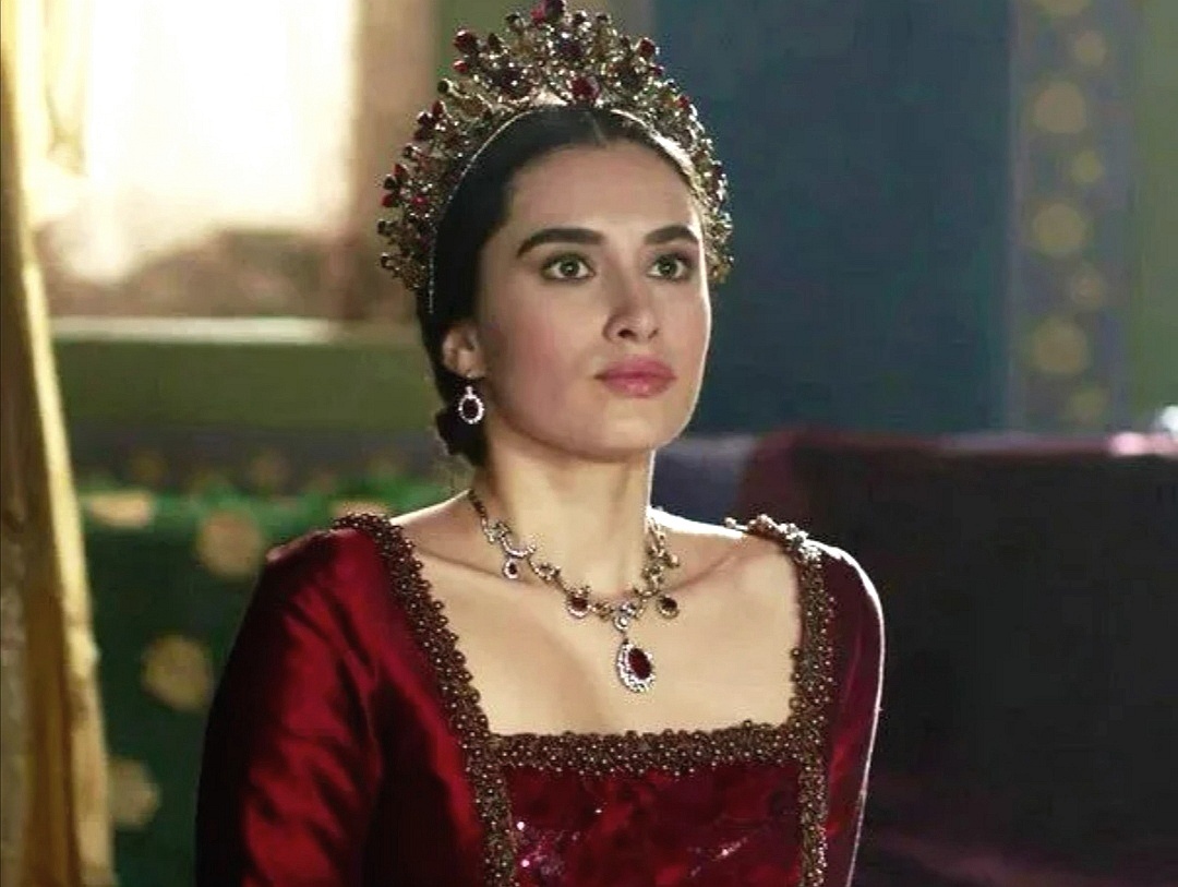 Валиде Турхан.