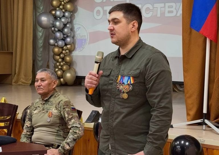   Оренбургские школьники встретились с участниками СВО Сергеем Киселёвым и Маратом Лукмановым Оренбуржье