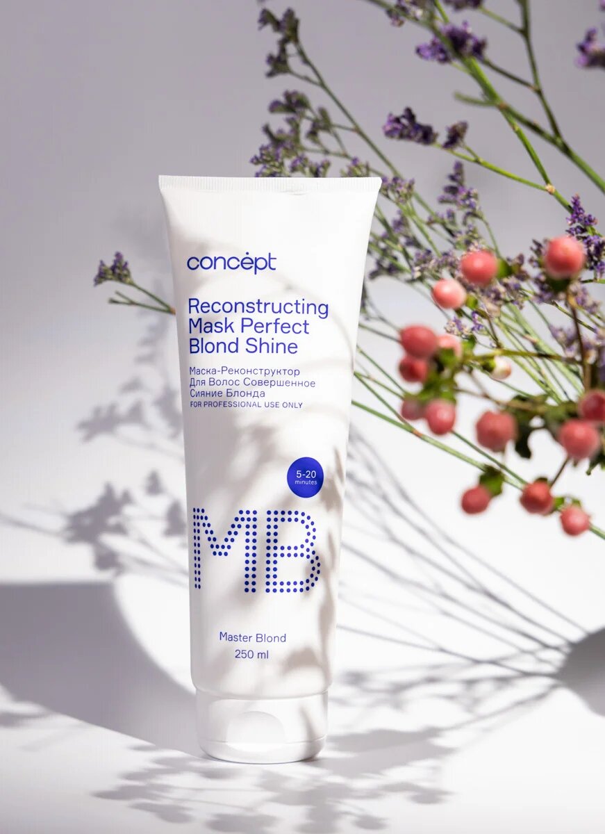 Фото сделана на студии https://studiocreator.ru/