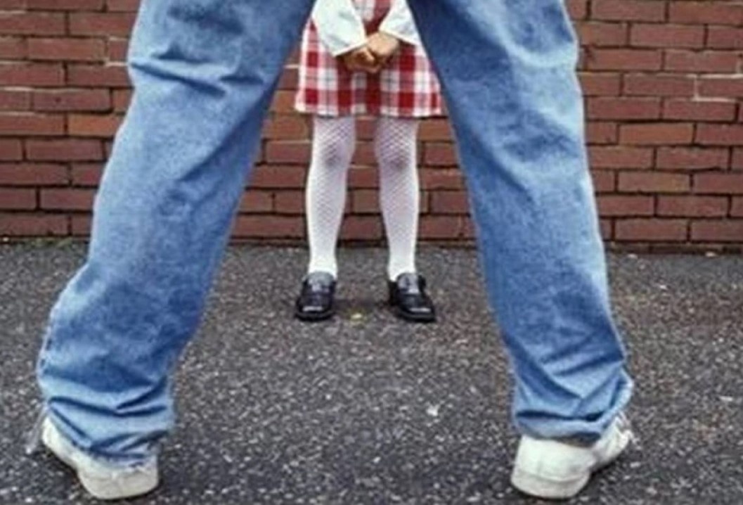 Мужчина уверяет, что девочка сама проявляла инициативу.