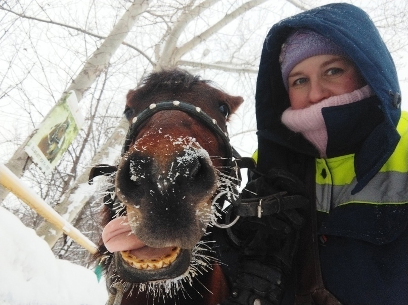 Наталья со своим верным скакуном