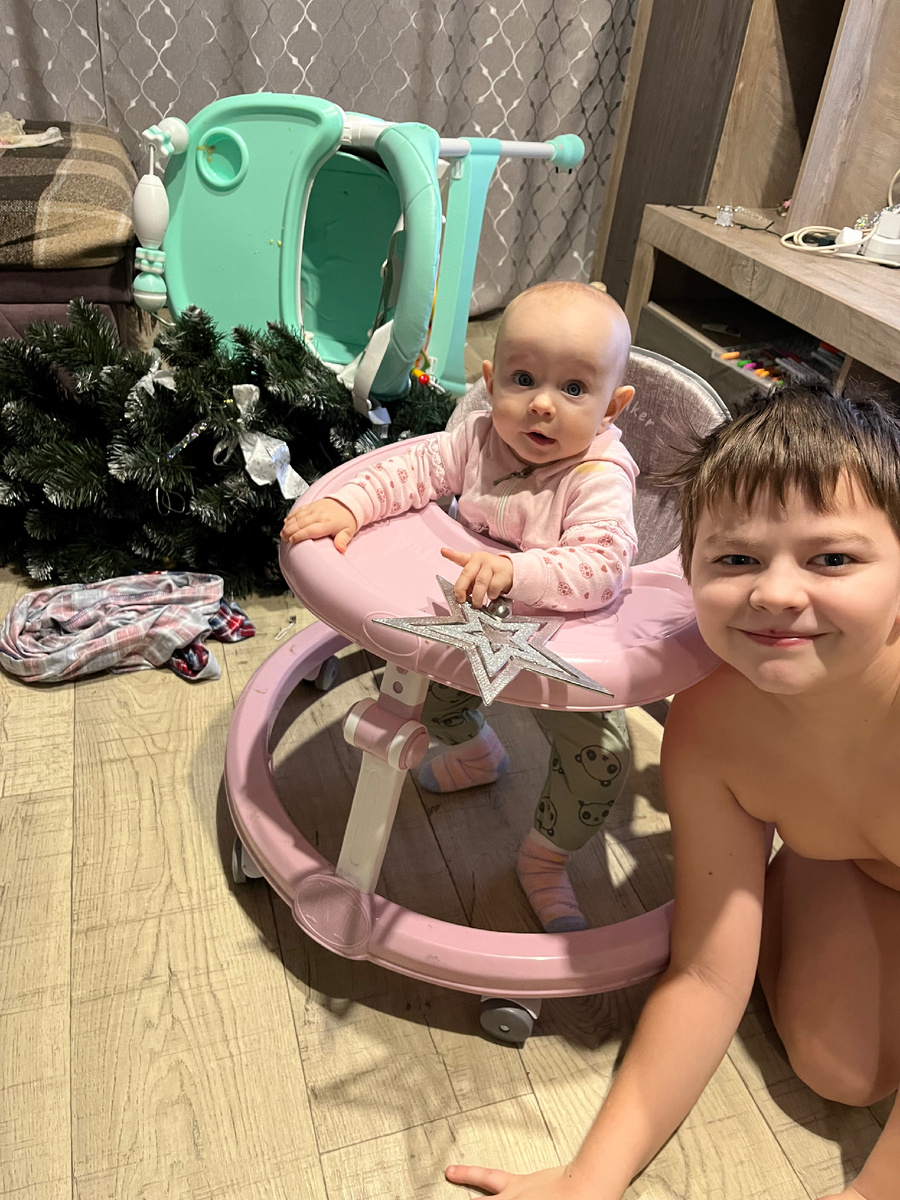 Елка в этом году не долго у нас стояла))