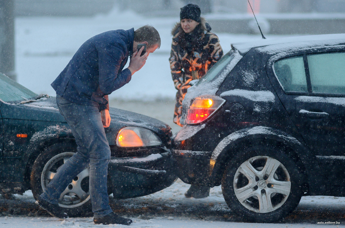 Опять эта коза. А может быть корова! Баба за рулем - караул!