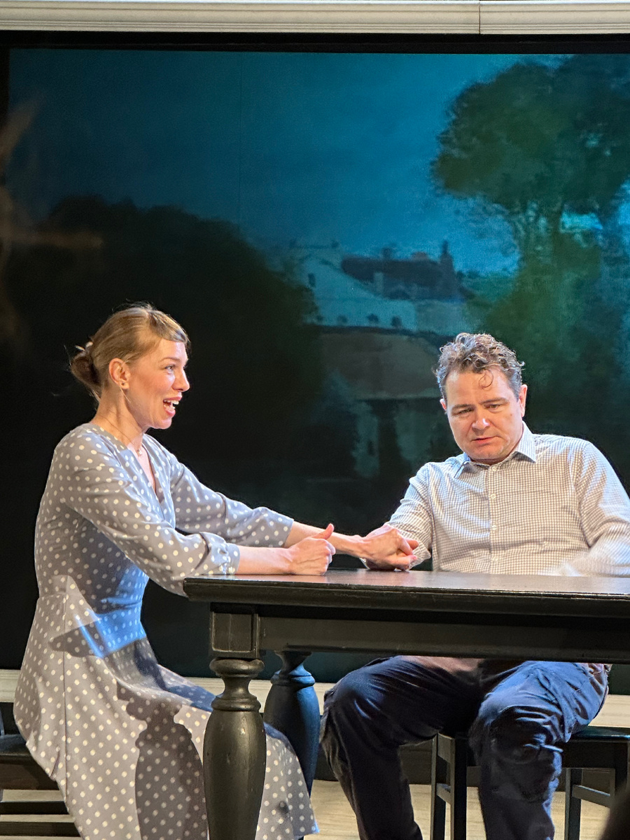 Антуан ( Александр Матросов) и его жена Катрин (Наталья Рева-Рядинская) . Фото автора. 