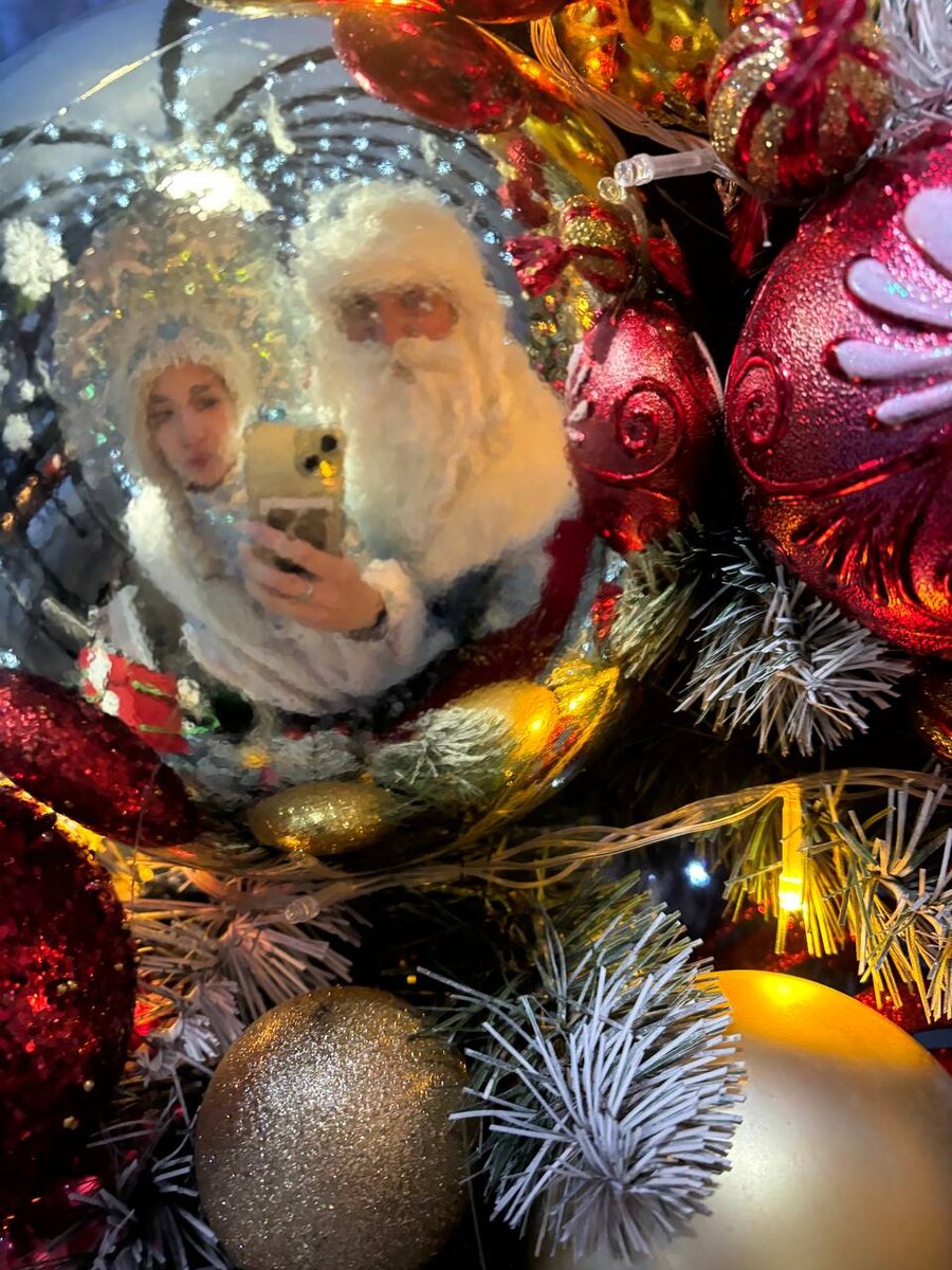 Сезон ёлок подошёл к концу, а классных фоточек с этого сезона она много) 