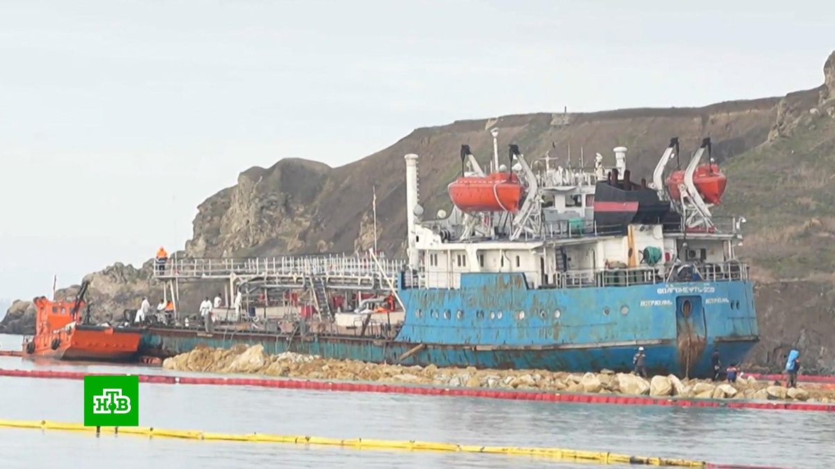    Начался первый этап откачки мазута из танкера    «Волгонефть-239»