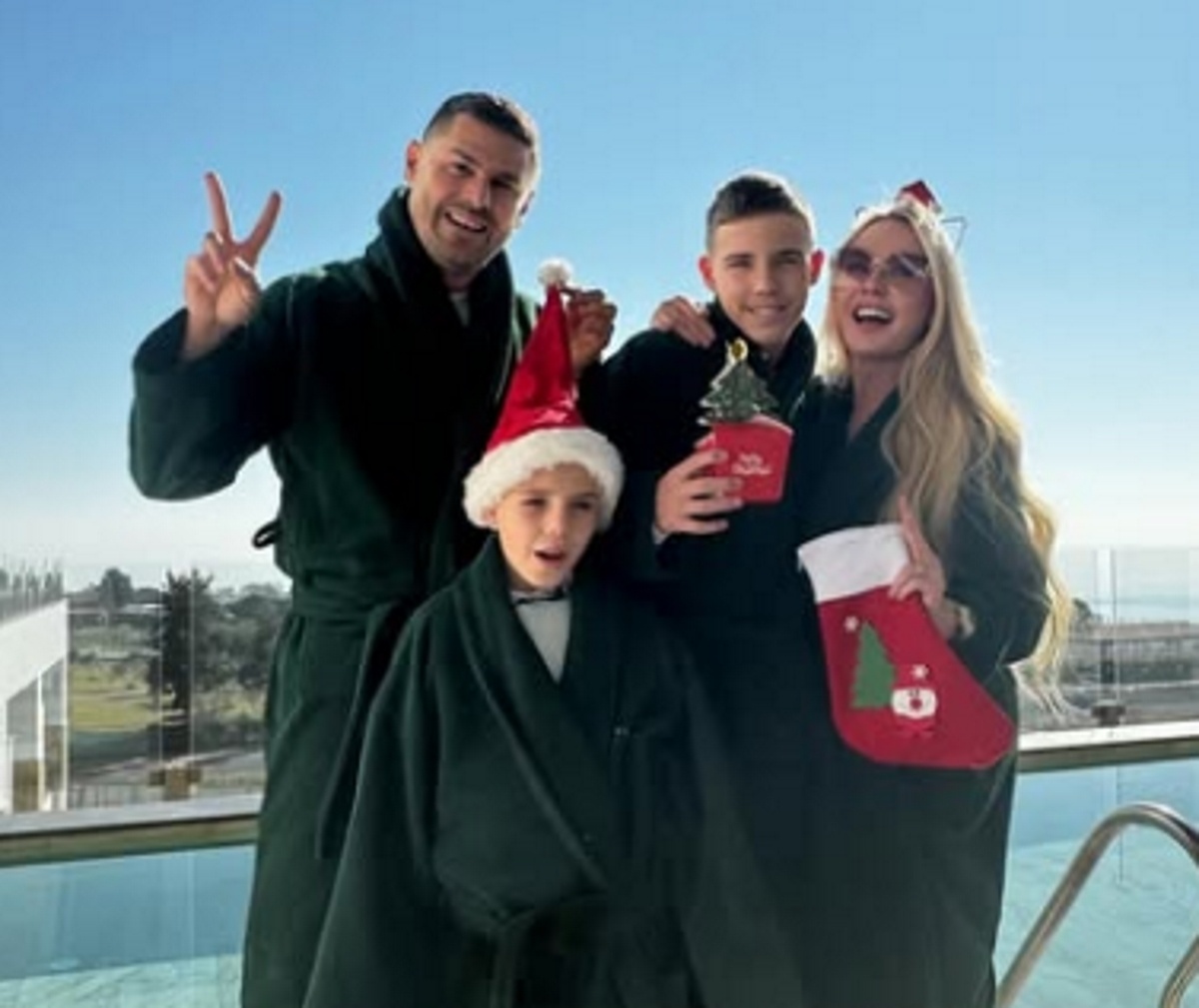 Сергей и Дарья Пынзари с детьми. Фото: соцсети