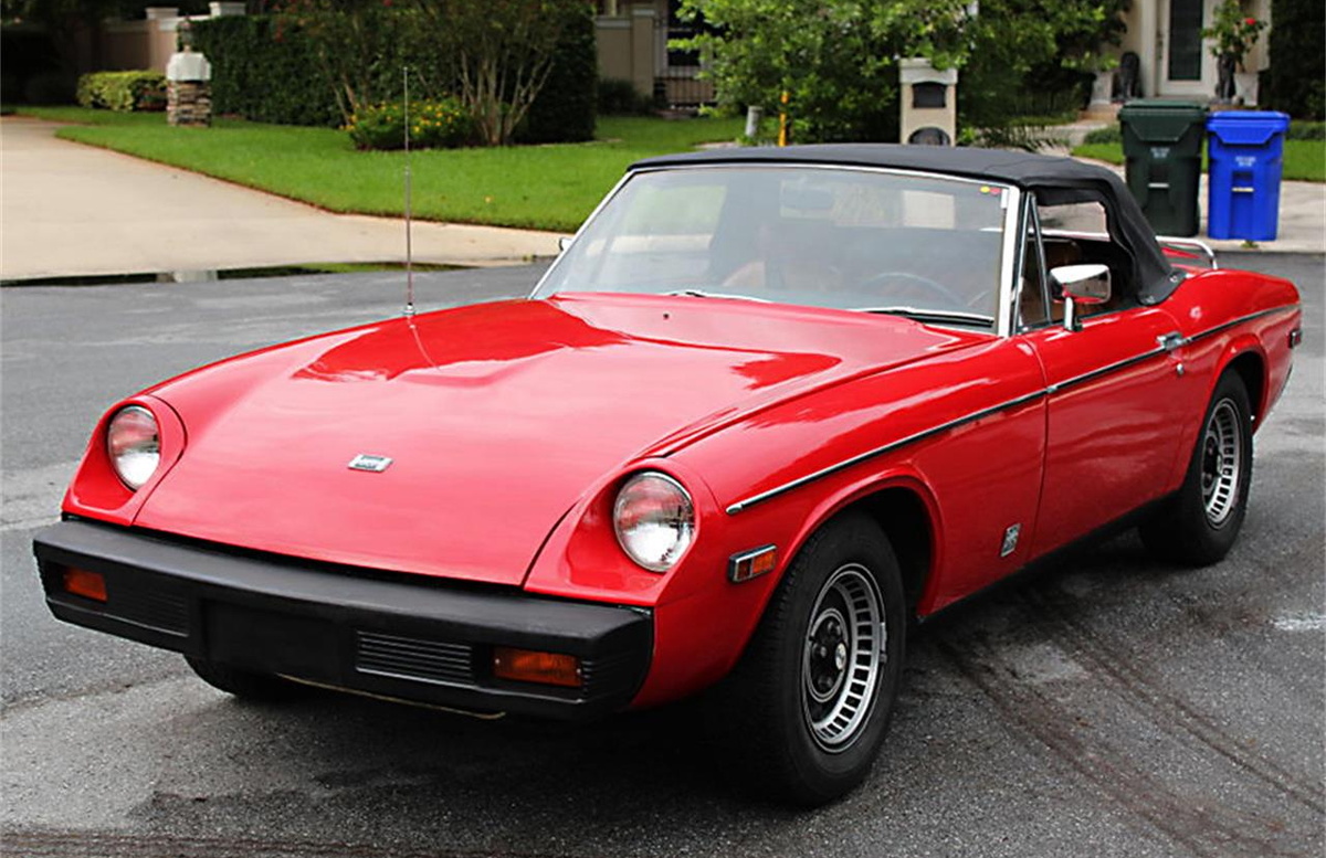 Jensen-Healey Roadster продавался в основном в США, поэтому с такими жуткими бамперами.