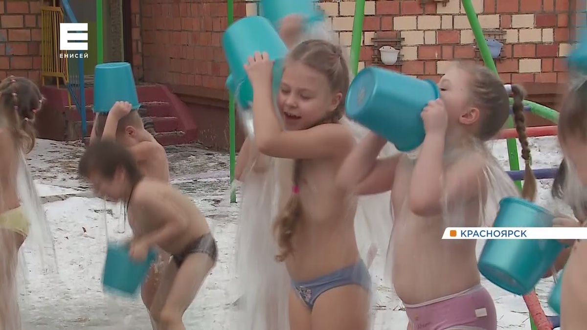     Малышей из красноярского детсада с 3 лет приучают обливаться холодной водой