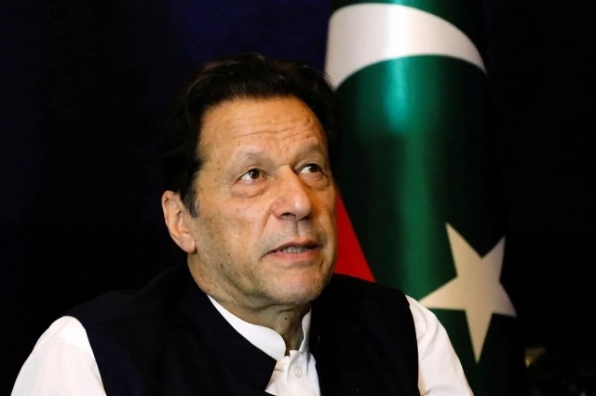    В Пакистане бывший премьер-министр Хан осужден на 14 лет за коррупцию