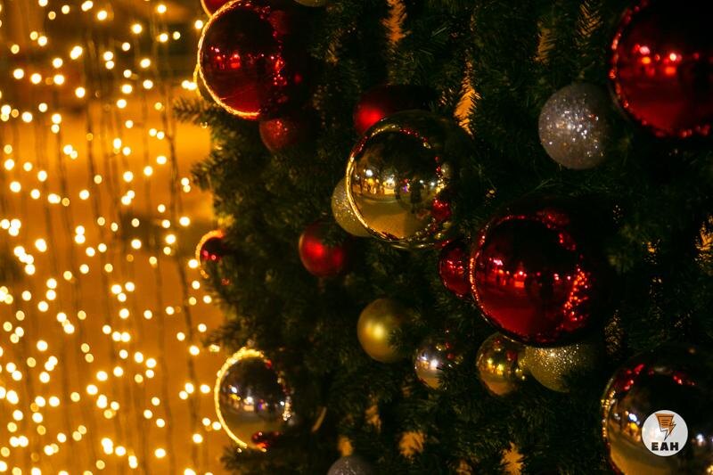    Фото: ЕАН. Также в праздники жители страны ходили в рестораны и наводили красоту