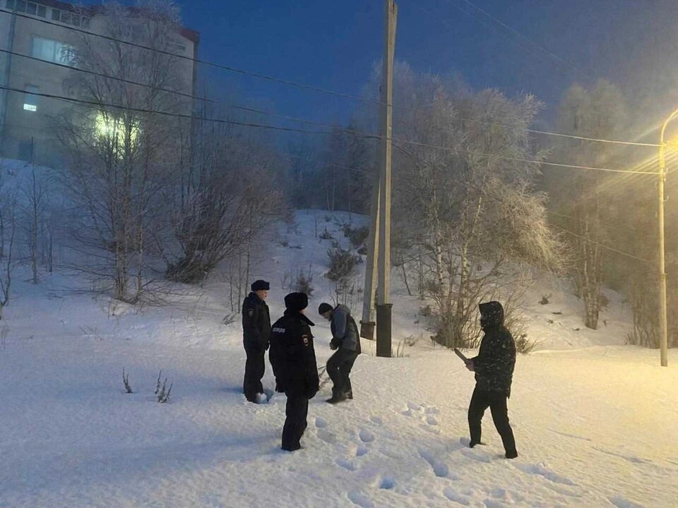 Следственные действия с подозреваемым. Фото: СУ СКР ЯНАО