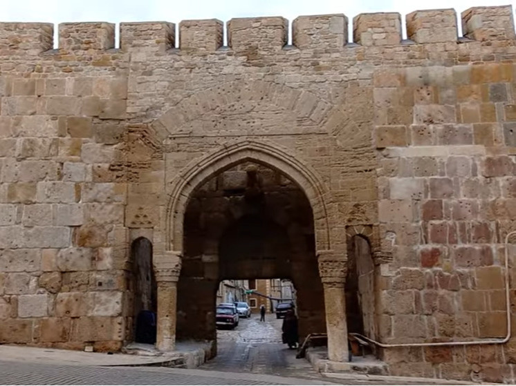     Кадр из YouTube-канала Артур Гусейханов