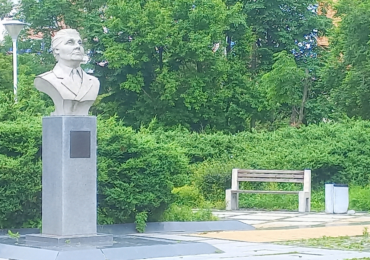 Анна Ивановна прожила долгую жизнь, до 91 года. О своей морской деятельности у нее написаны мемуары. Также некоторые учебники по судовождению отредактированы под ее началом. 