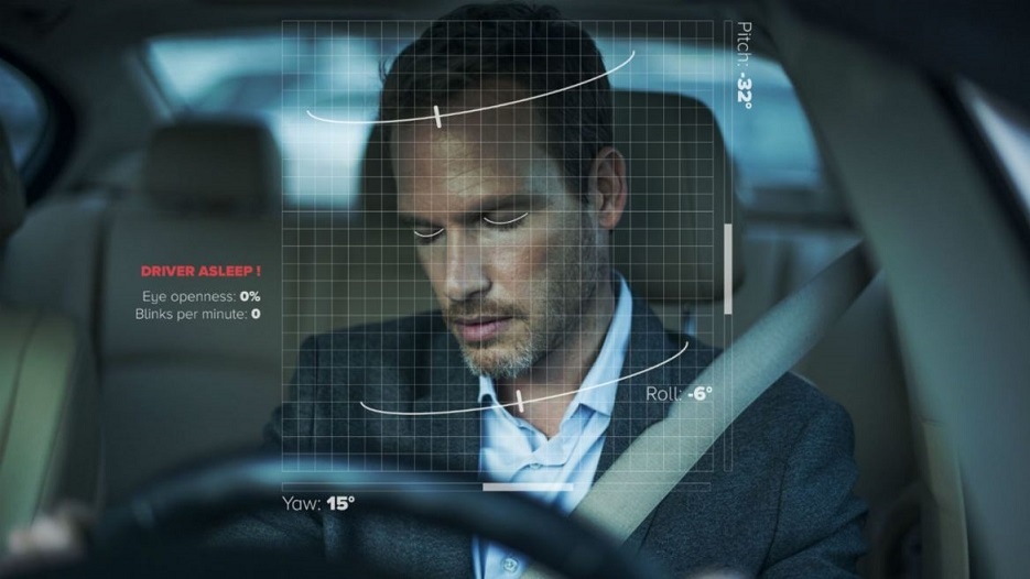 Примерно так работает система Driver Monitoring