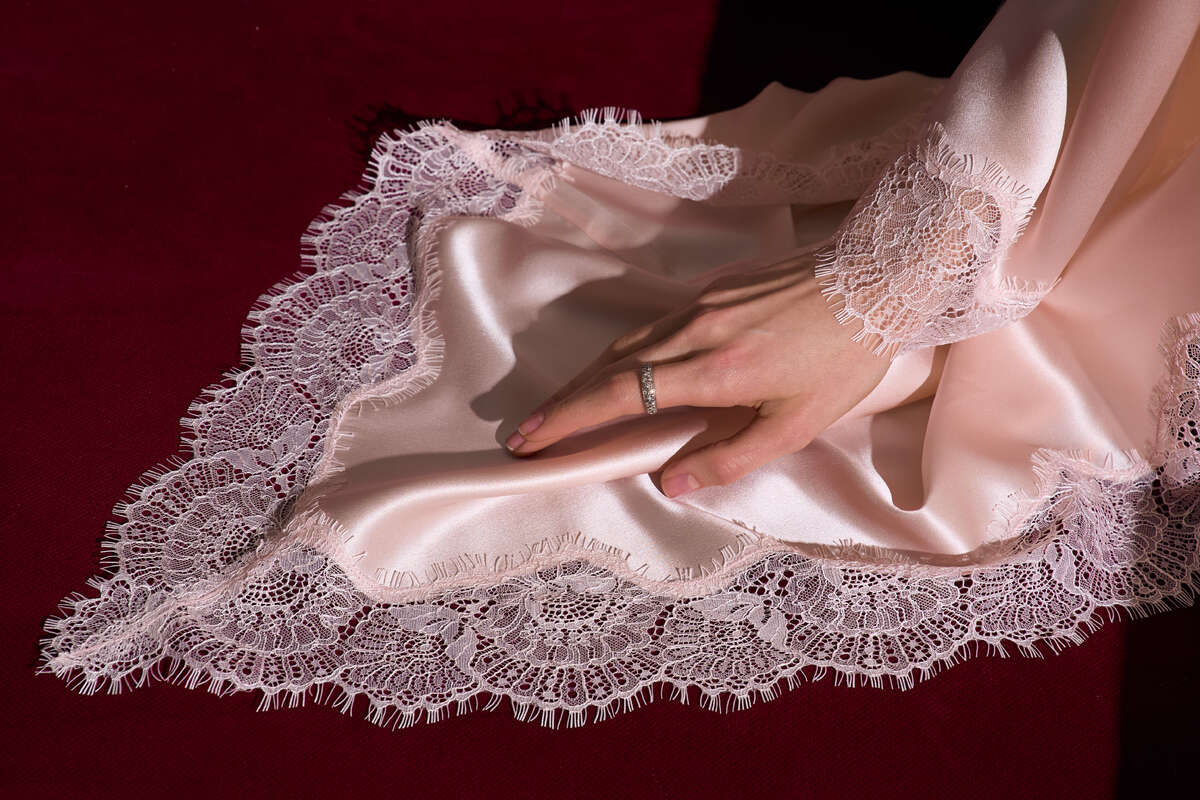 Her Elegance бренд шелковой одежды для сна