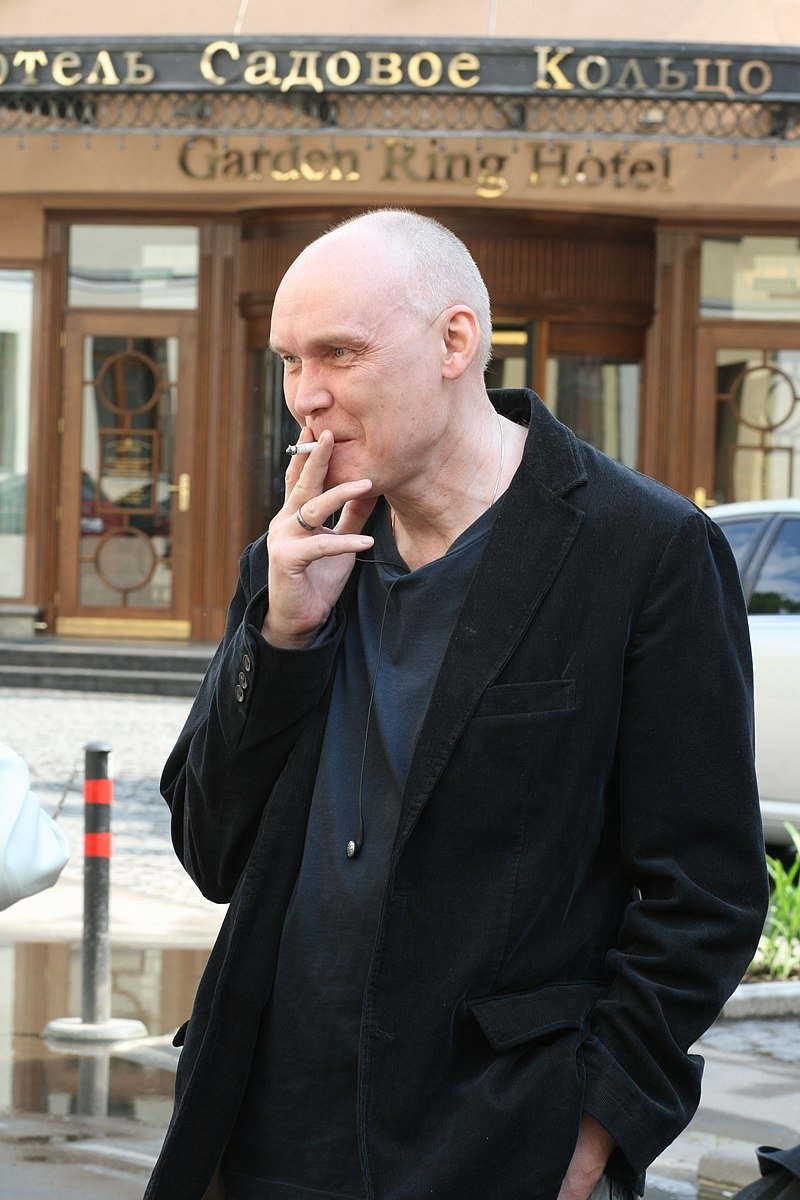 2. Фотография Олега Егорова в Википедии. Автор: Bracadabrius.