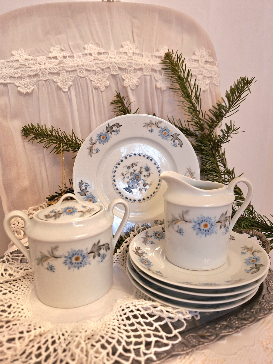 Вот что мне удалось встретить в одном из магазинов сэкондхэнд.