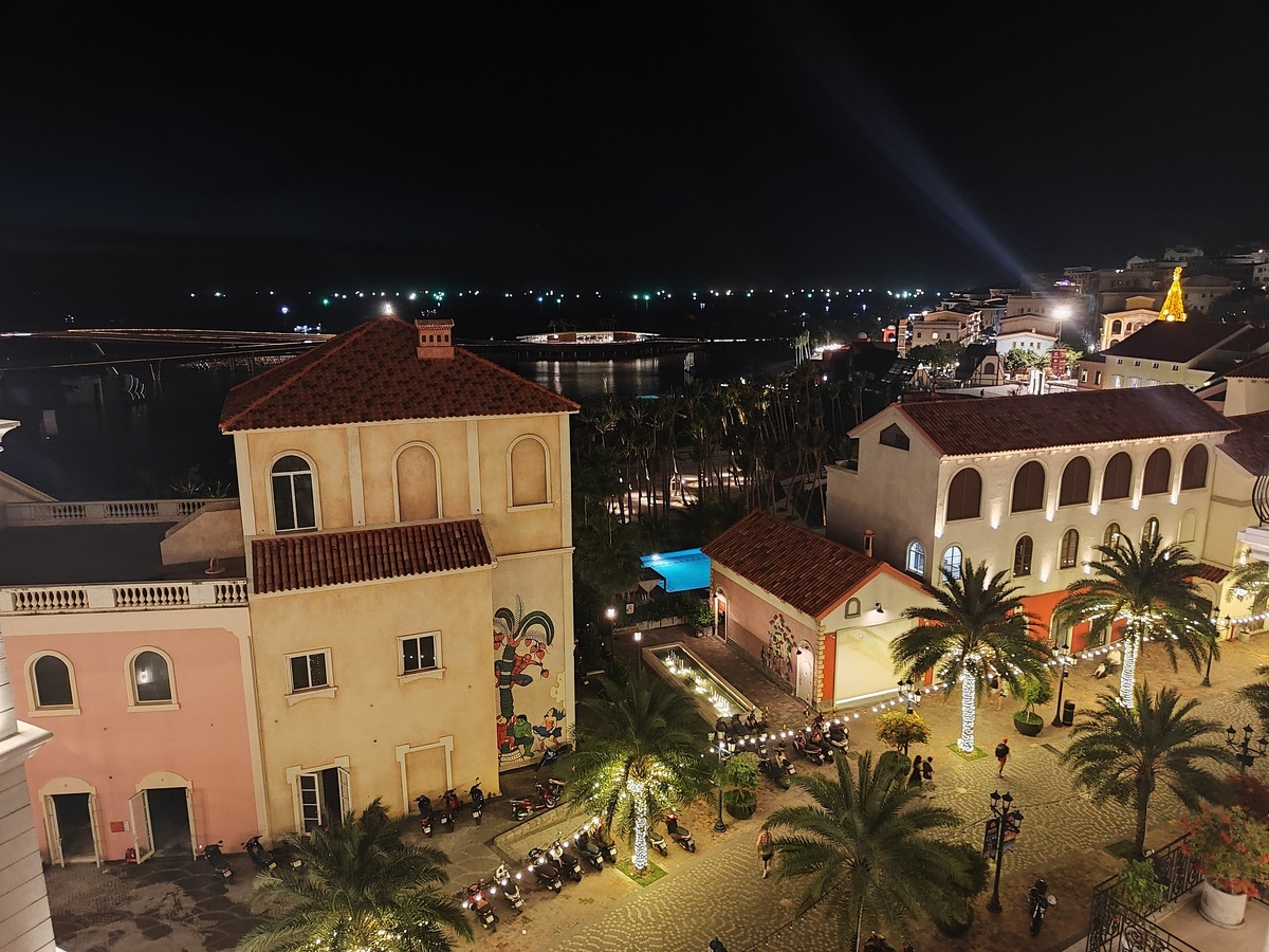 Вечерний Сансет Таун. Это точно Вьетнам?