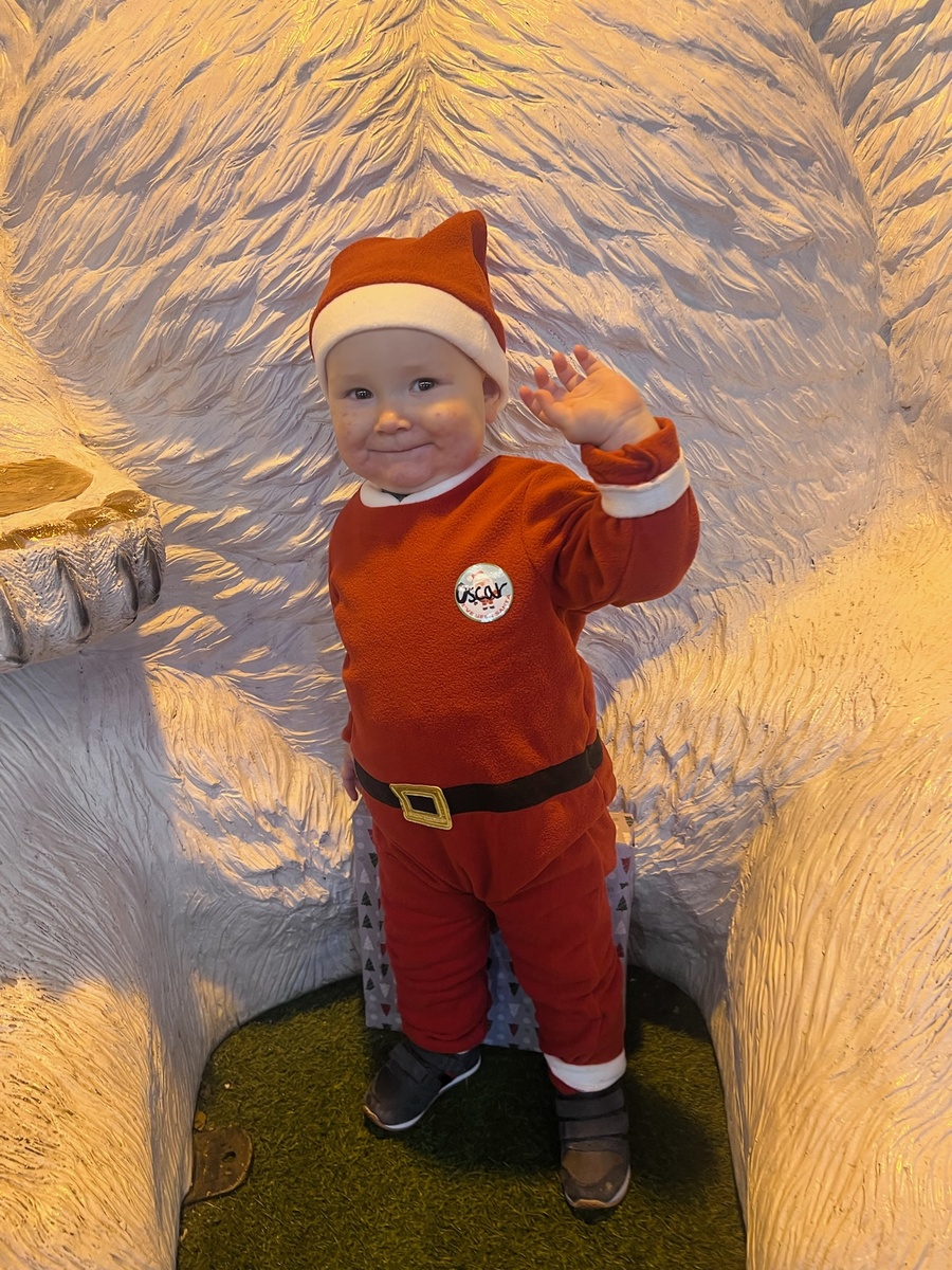 Это наш младший вам привет передает 