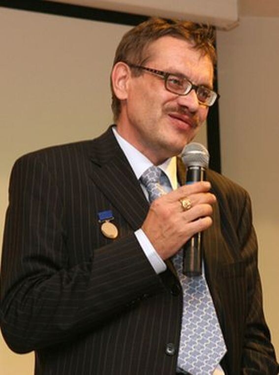 Александр Бушков с медалью на груди