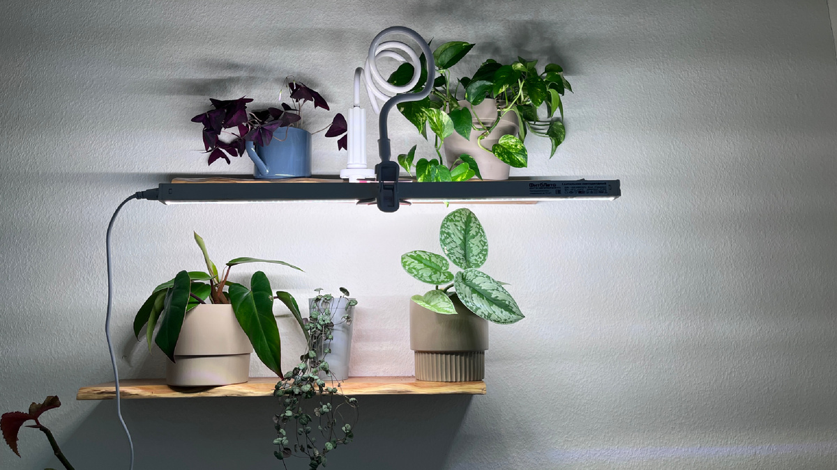 Лампа Юниель линейная 28ВТ, крепление Минифермер.